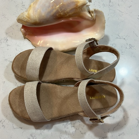 Old Navy canvas, platform sandals, size 9 - Picture 8 of 14